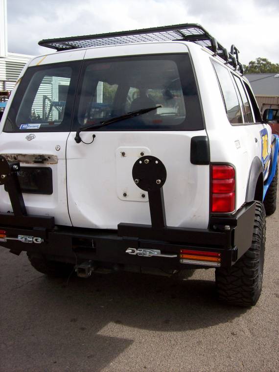 Nissan 4x4 spare wheel carrier